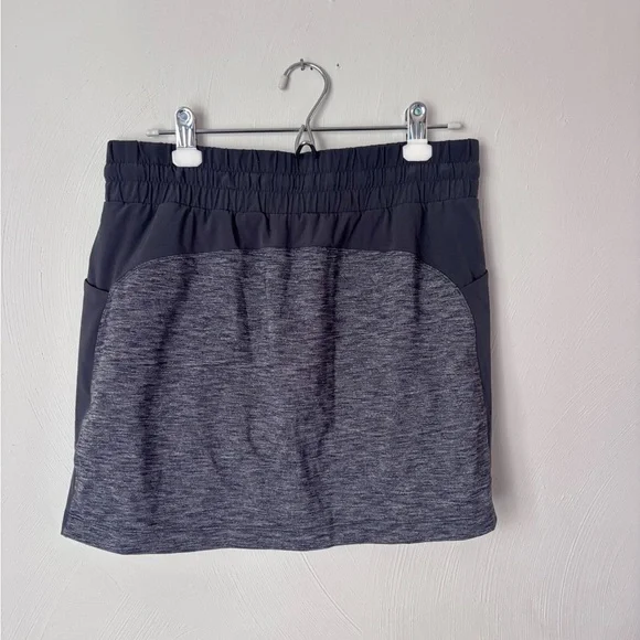 Athleta Excursion Hybrid Skort in Heathered Gray - Picture 4 of 6